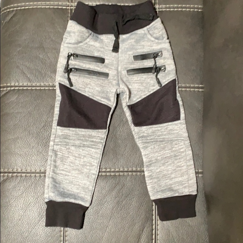 Super trendy 2T sweatpants